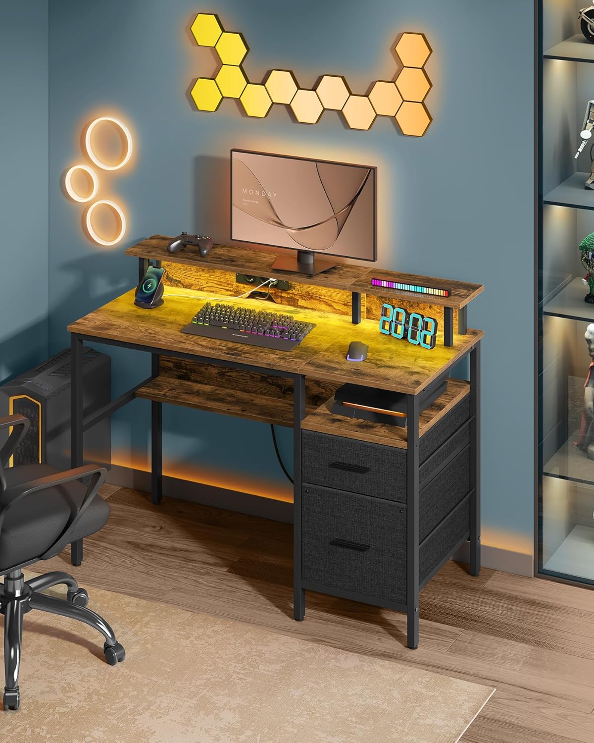 Bureau - gaming bureau 120x55 cm - met laden - monitor standaard - LED Verlichting en ingebouwde stopcontacten - 2 USB Poorten - bruin - LWD093K01 - Afbeelding 3